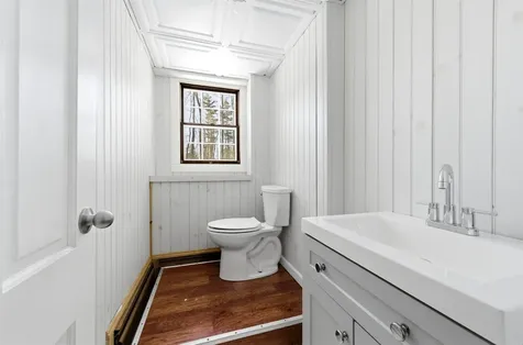 144 N Policy Street Salem NH 03079