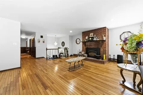 144 N Policy Street Salem NH 03079