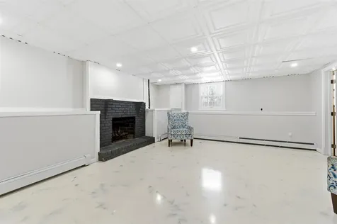 144 N Policy Street Salem NH 03079