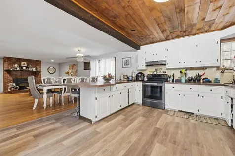 144 N Policy Street Salem NH 03079