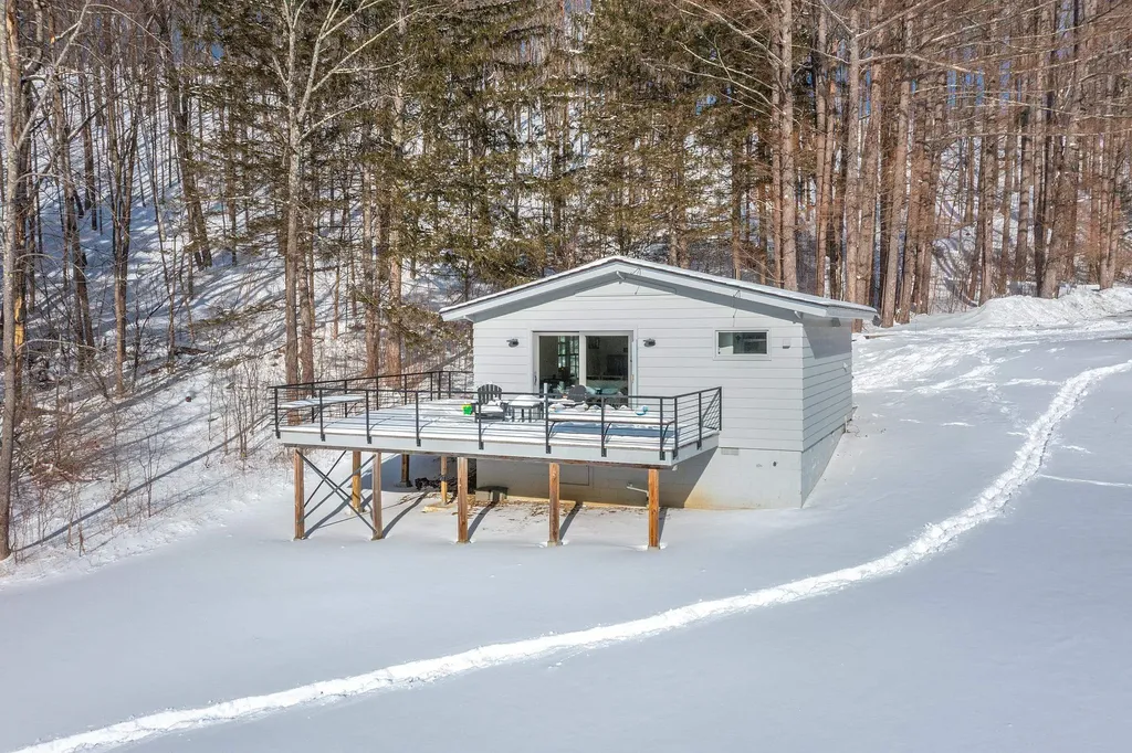 1060 Upper Hollow Road Dorset VT 05251