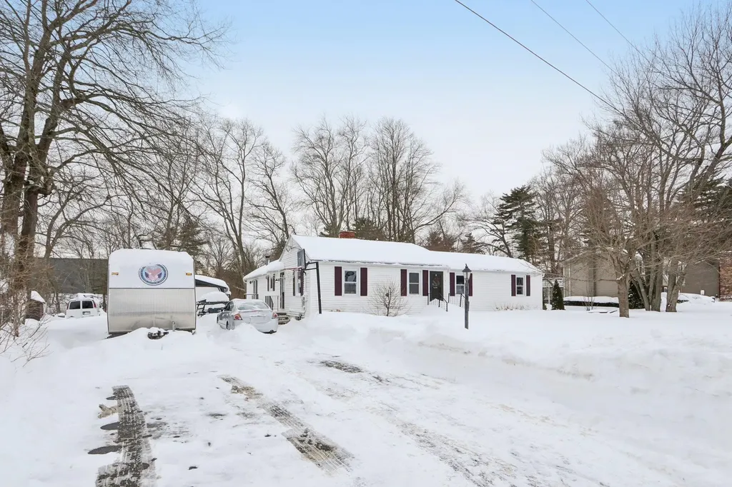 6 Forest Drive Seabrook NH 03874