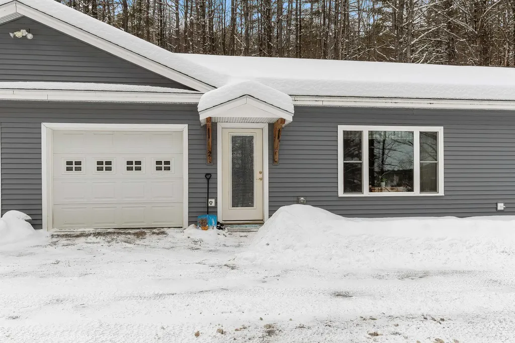 30 Pine Street Newport NH 03773