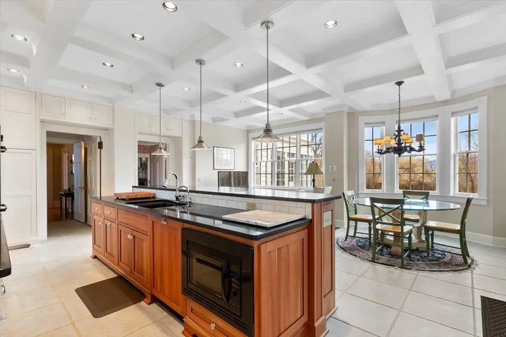 16 West Road Bennington VT 05201