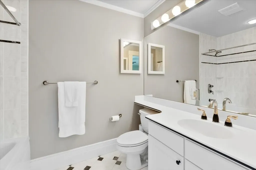 16 West Road Bennington VT 05201