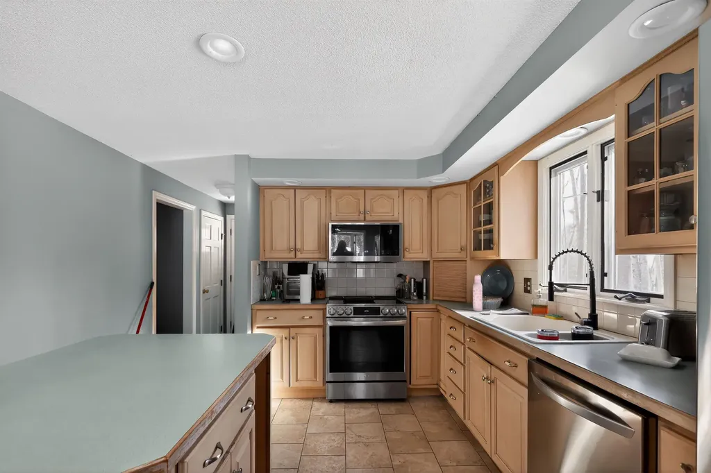 35 Winterhill Road Goffstown NH 03045