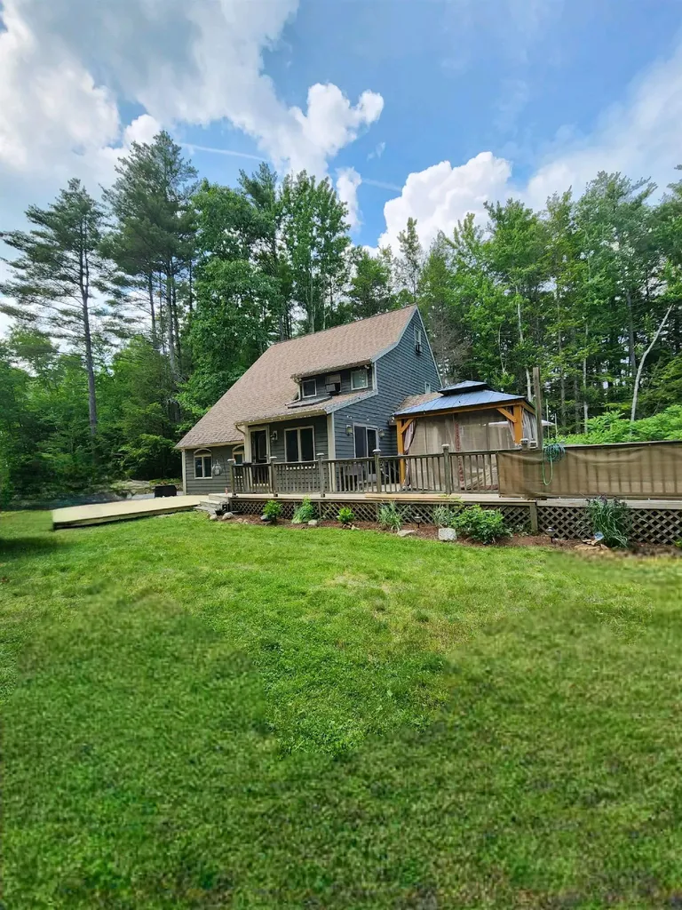 66 Hawke Lane Danville NH 03819