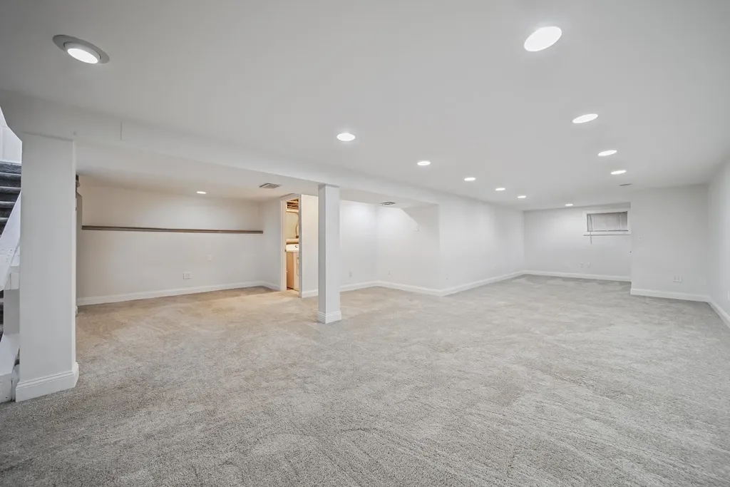 4 Portchester Drive Nashua NH 03062