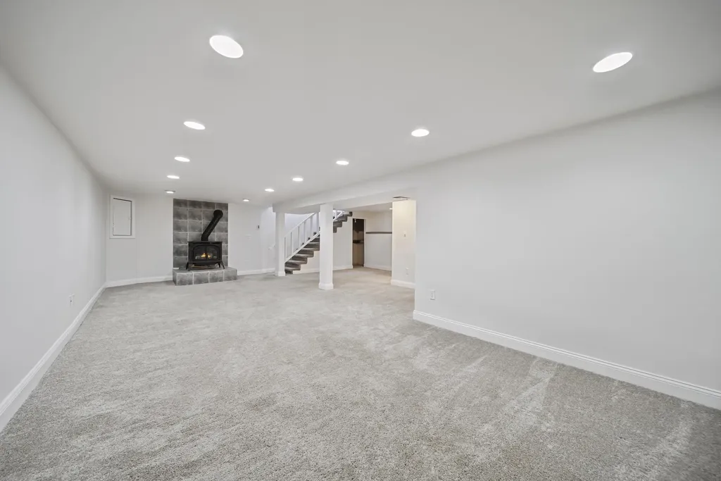 4 Portchester Drive Nashua NH 03062