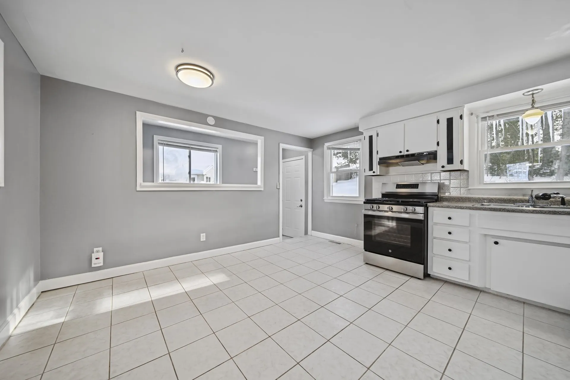 4 Portchester Drive Nashua NH 03062