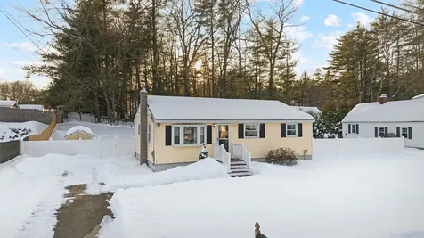 4 Portchester Drive Nashua NH 03062