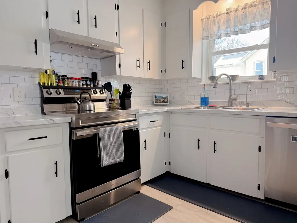 25 Gibbs Street Proctor VT 05765