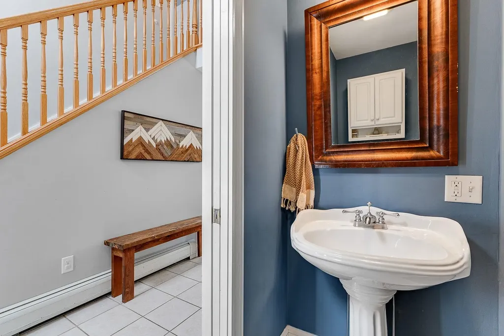 23 Vale Drive South Burlington VT 05403