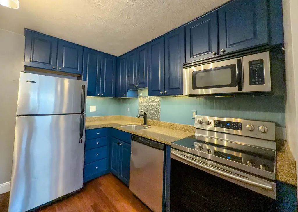 31 Andrew Street Manchester NH 03104