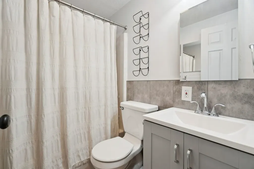 574 Willard Road Hartford VT 05001