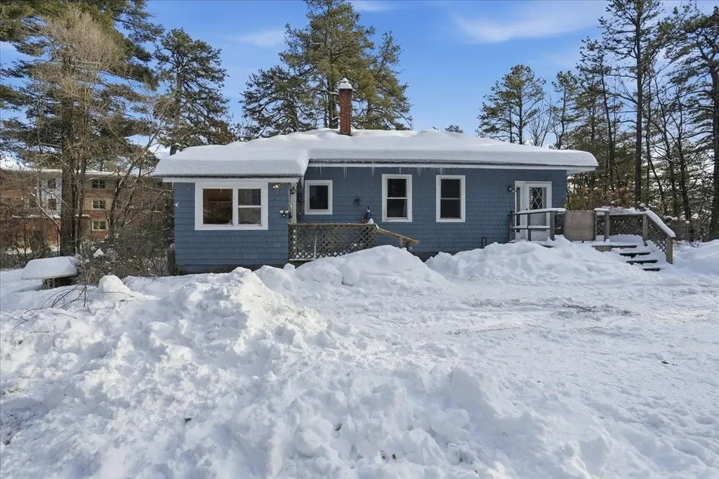 405 Upland Street Manchester NH 03102