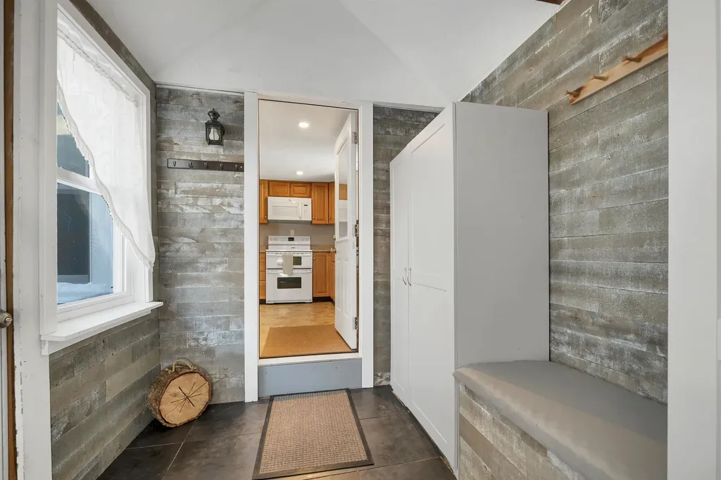 102 Elm Street Epping NH 03042