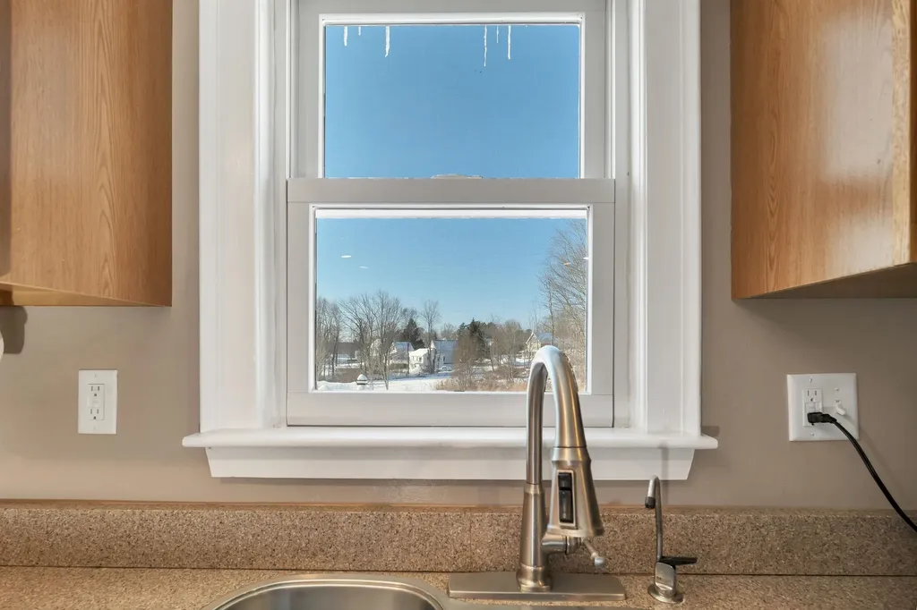 102 Elm Street Epping NH 03042