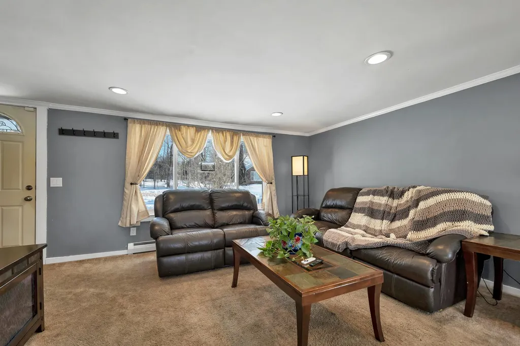 102 Elm Street Epping NH 03042