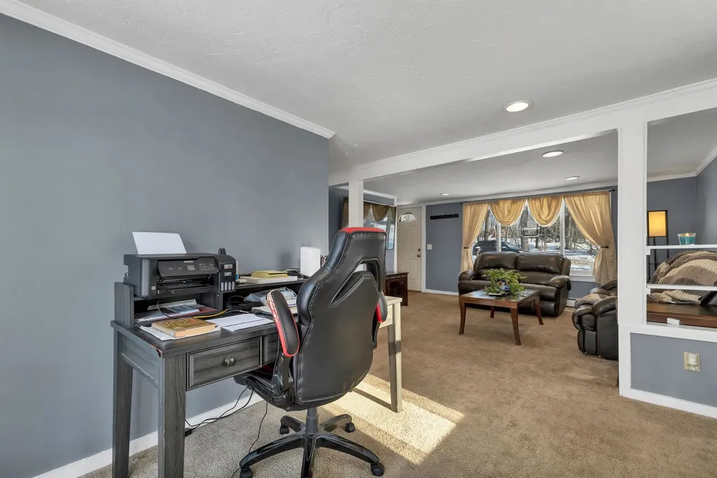 102 Elm Street Epping NH 03042