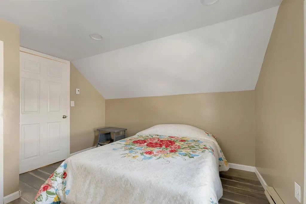 102 Elm Street Epping NH 03042