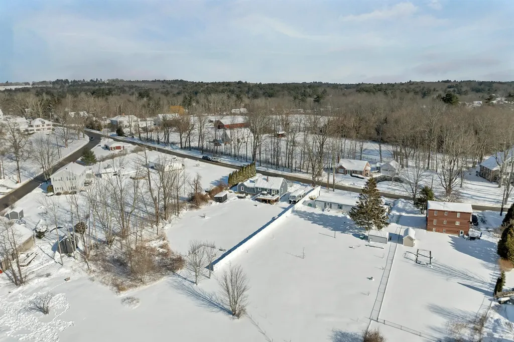 102 Elm Street Epping NH 03042