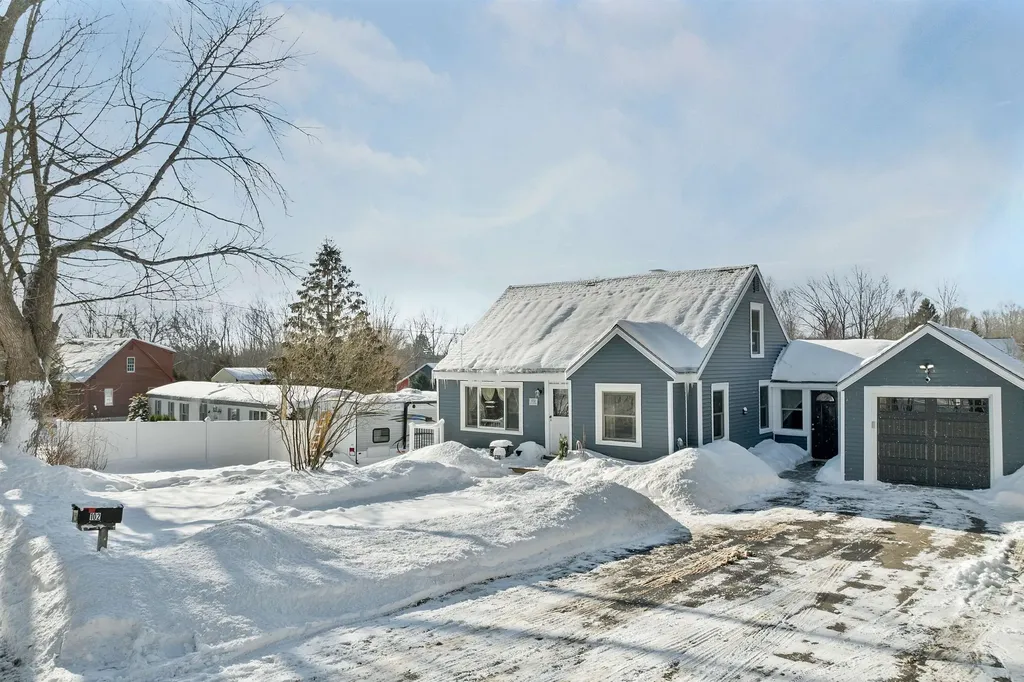 102 Elm Street Epping NH 03042