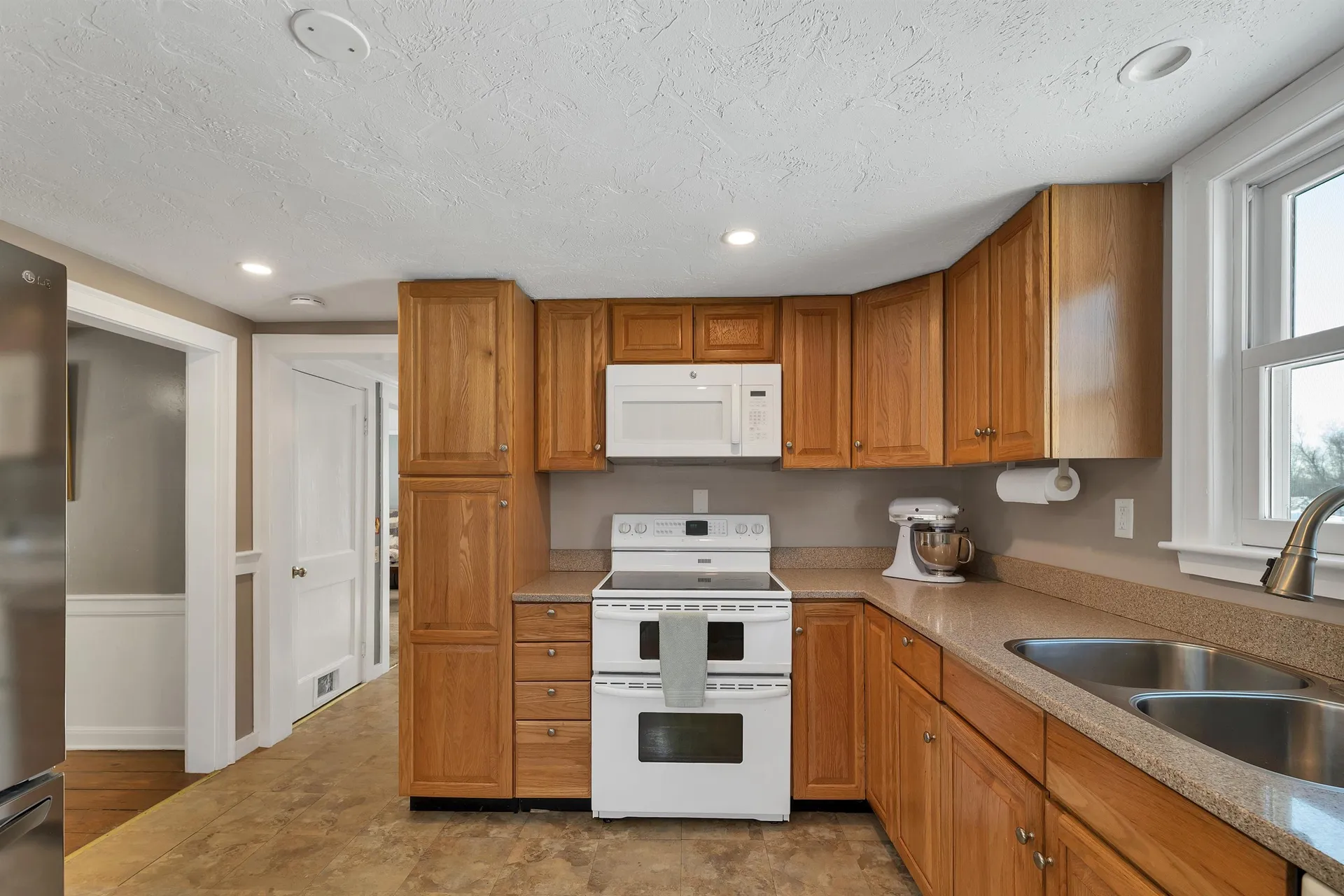 102 Elm Street Epping NH 03042