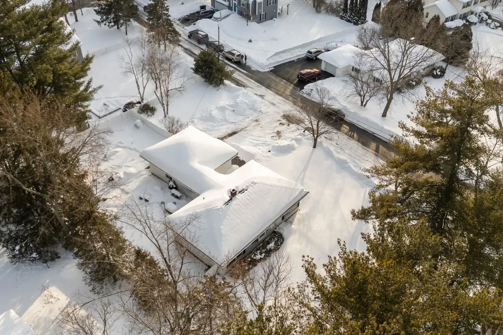 48 Butler Street Salem NH 03079