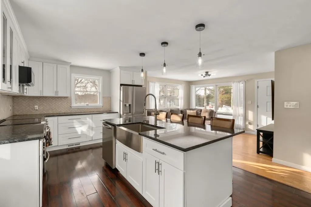 48 Butler Street Salem NH 03079