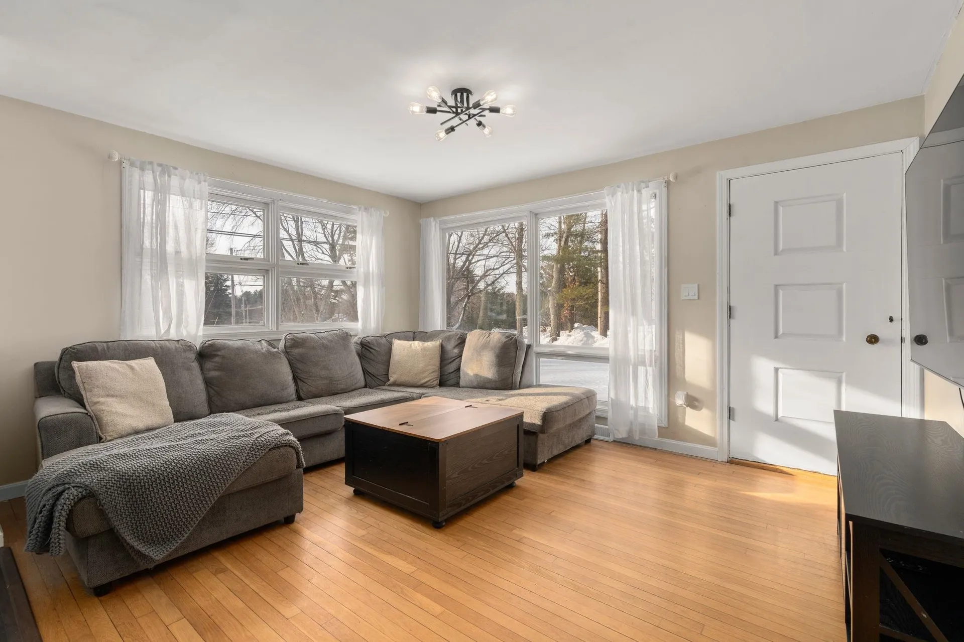 48 Butler Street Salem NH 03079