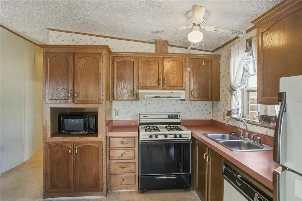 955 West Lakeshore Drive Colchester VT 05446