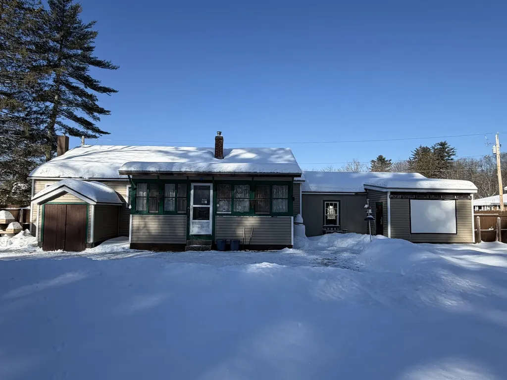 10 Swan Street Winchester NH 03470