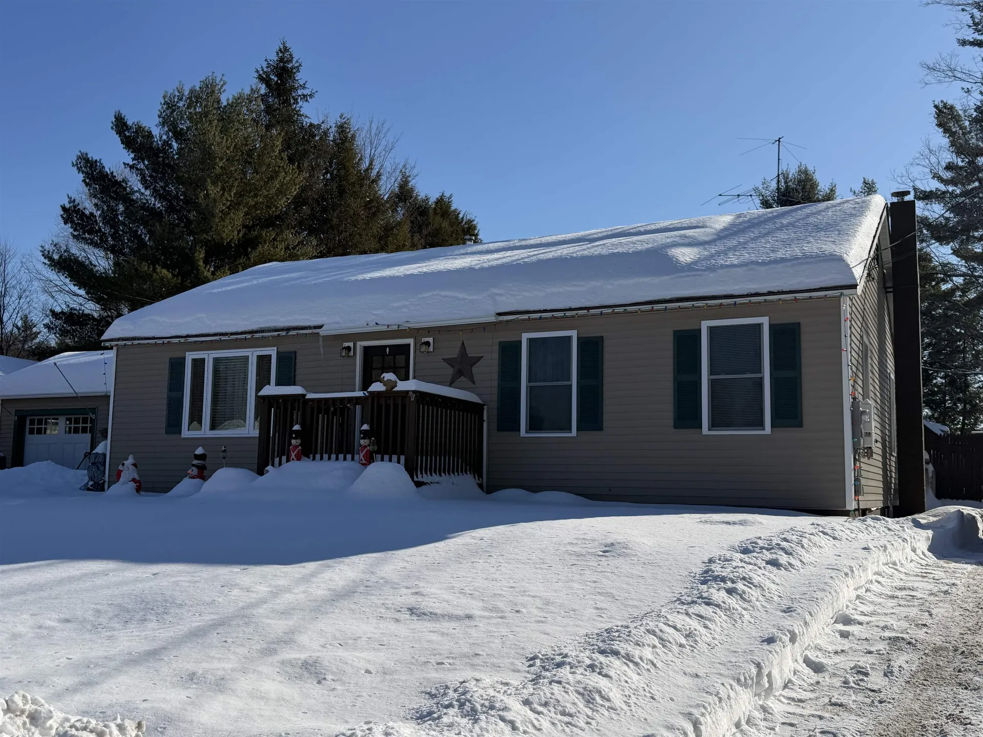 10 Swan Street Winchester NH 03470
