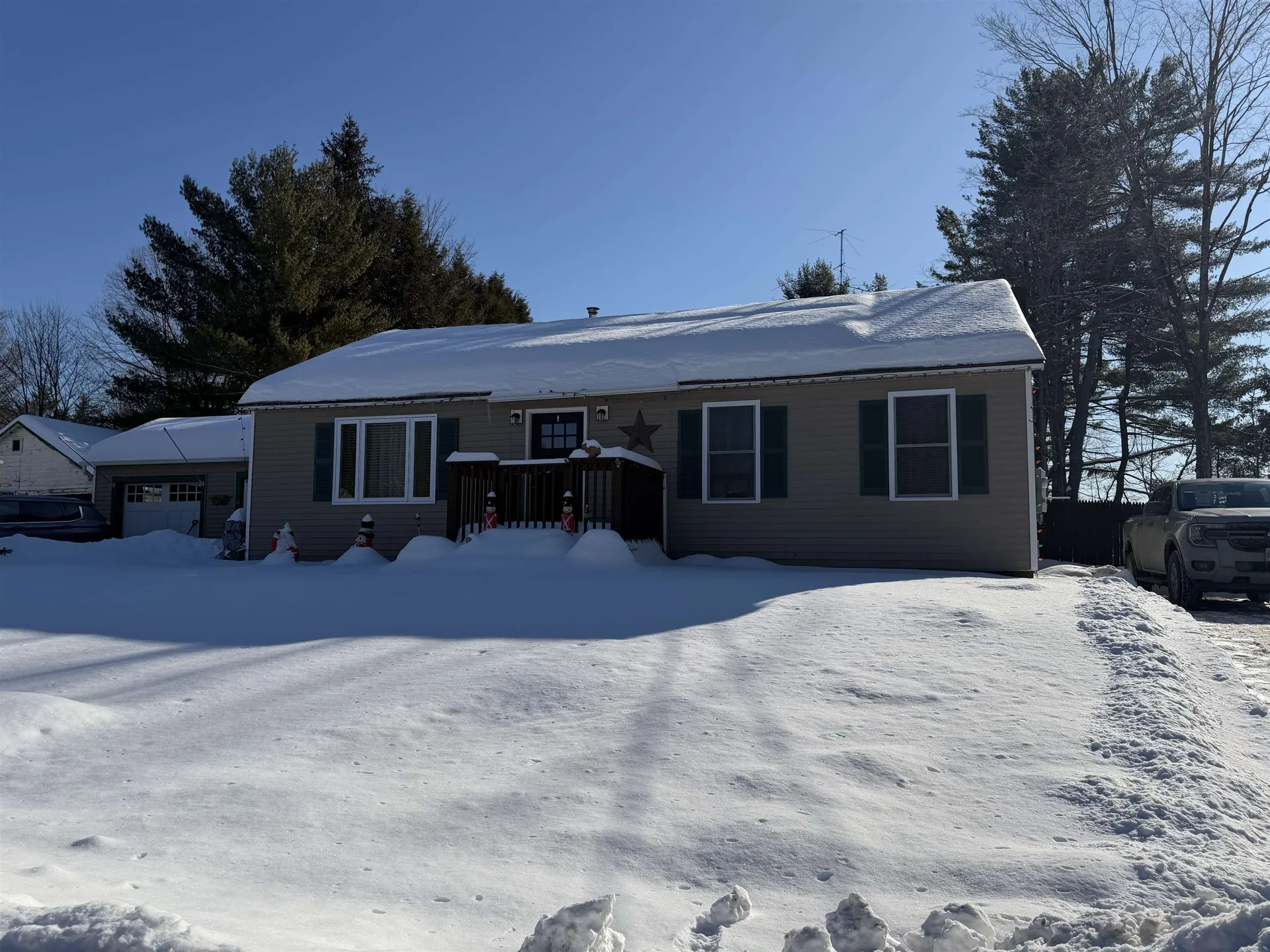 10 Swan Street Winchester NH 03470