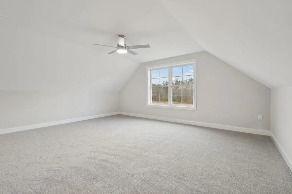 13 Landing Way Rochester NH 03809