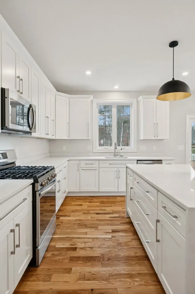 13 Landing Way Rochester NH 03809