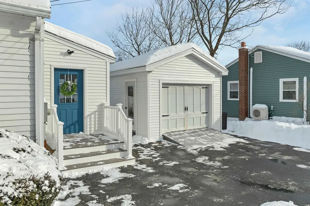 22 Constance Street Bedford NH 03110