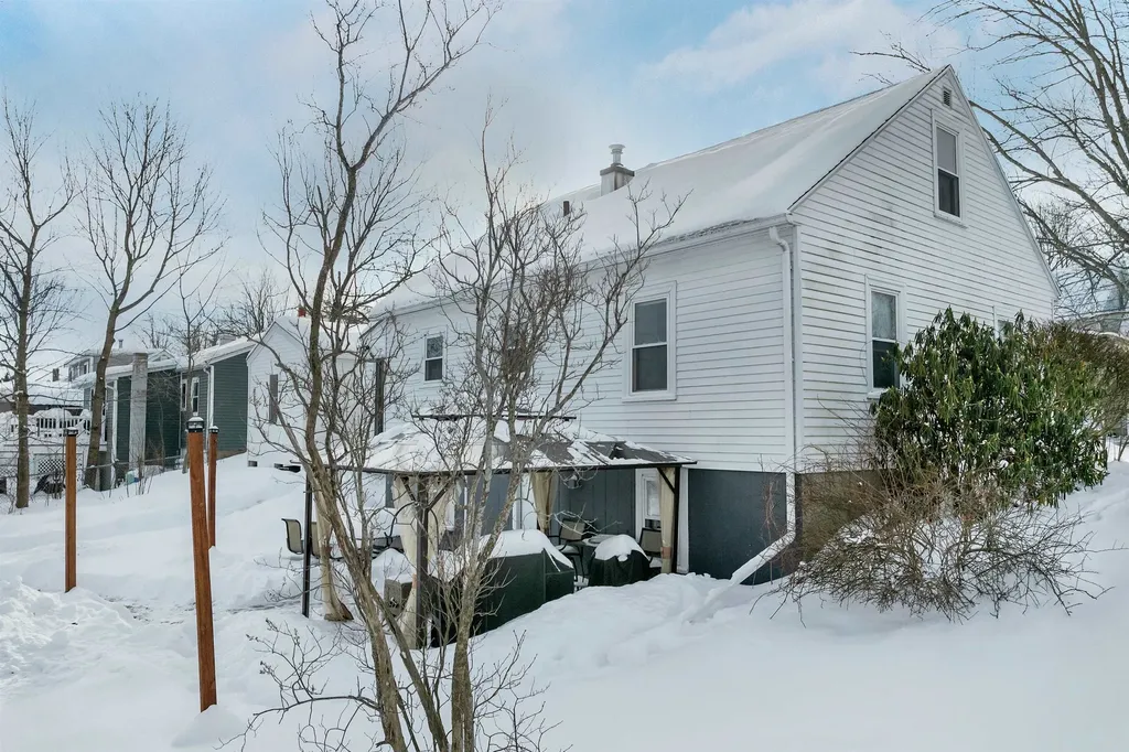 22 Constance Street Bedford NH 03110