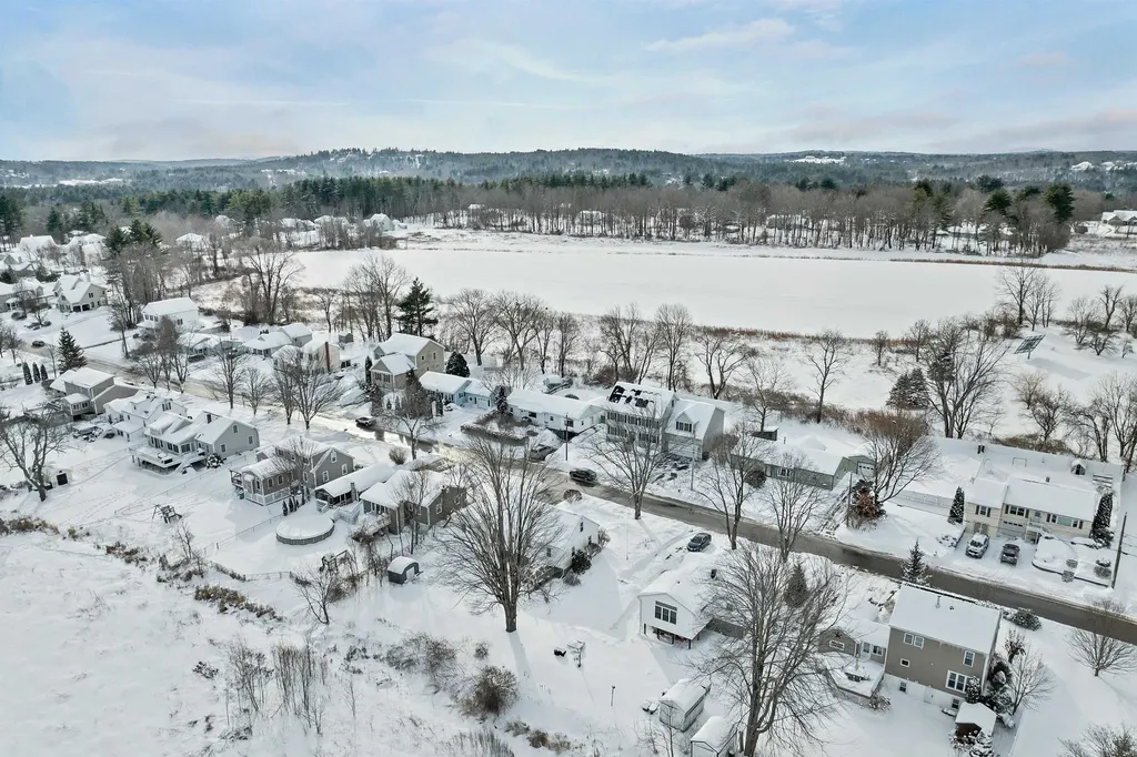 22 Constance Street Bedford NH 03110