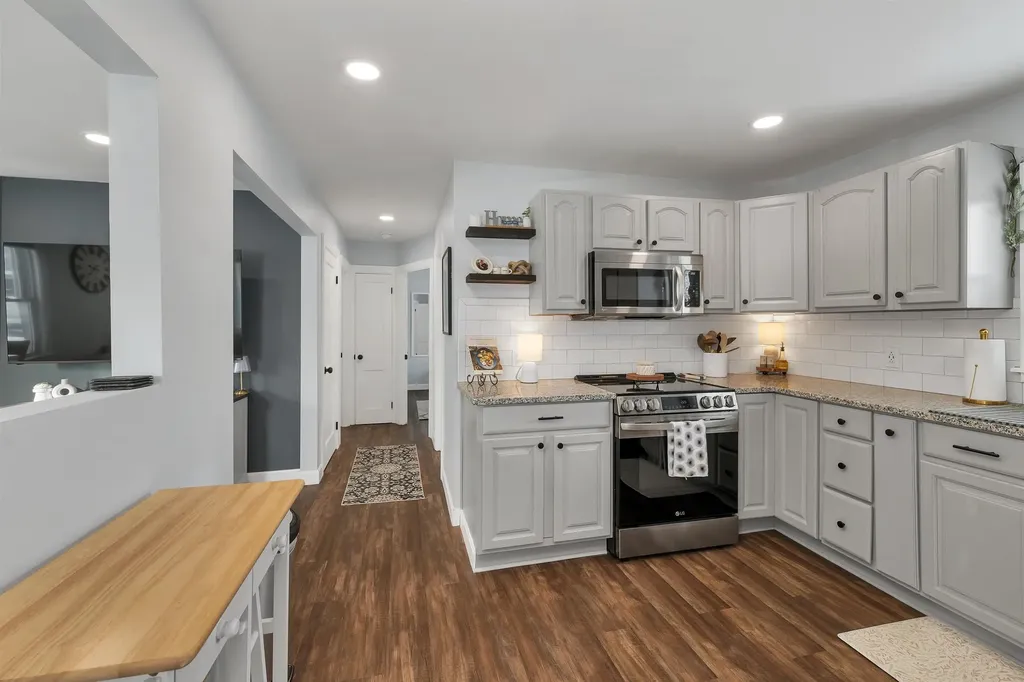 22 Constance Street Bedford NH 03110