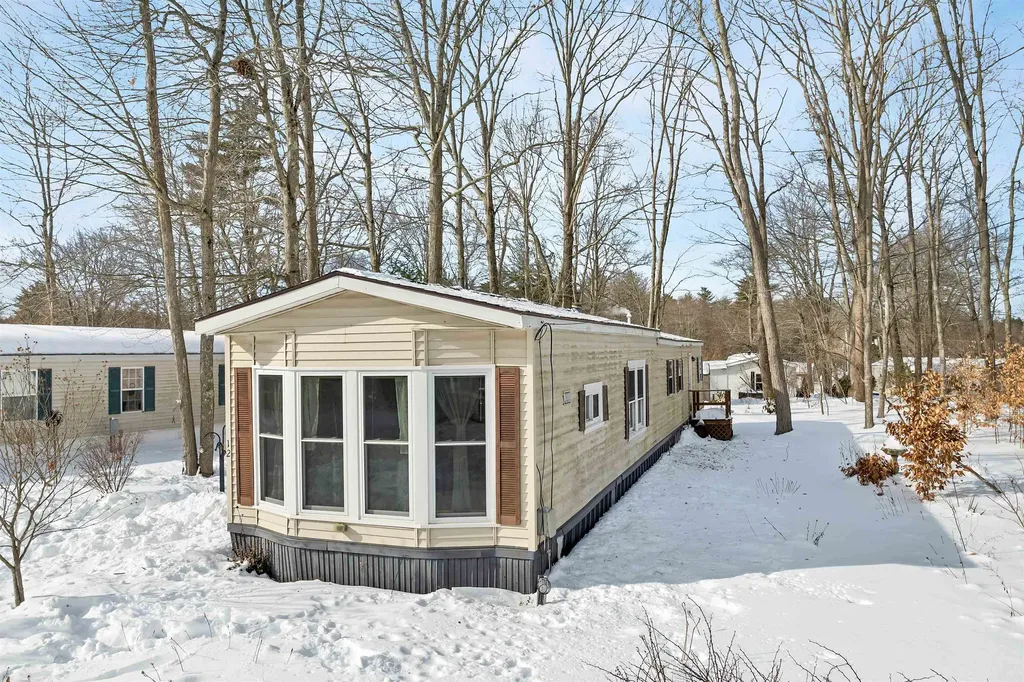 12 Cornwall Avenue Exeter NH 03833