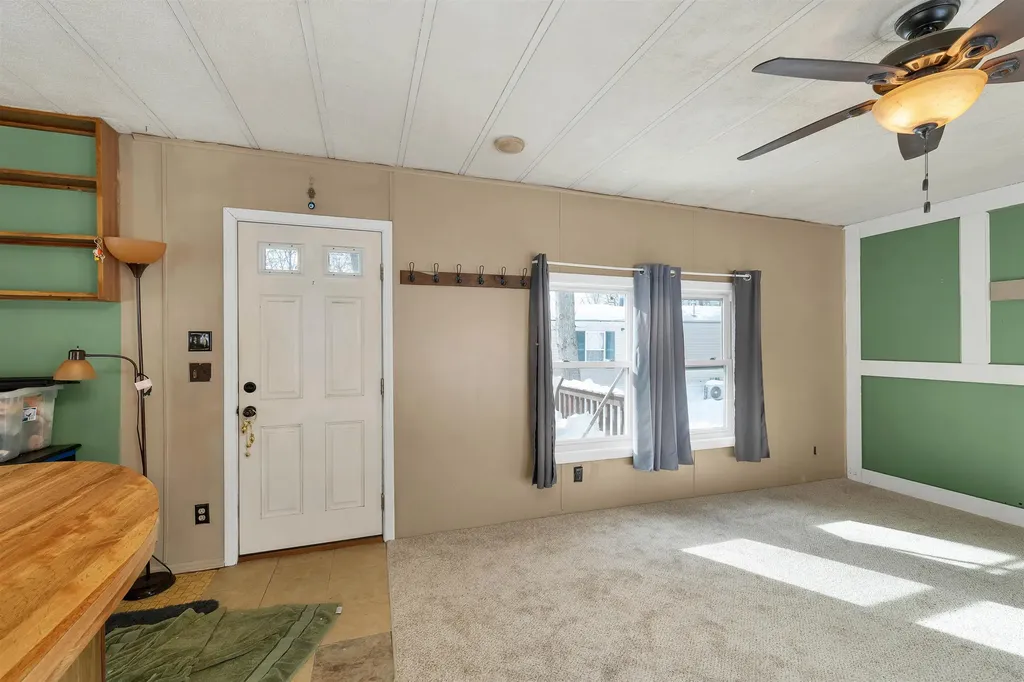 12 Cornwall Avenue Exeter NH 03833