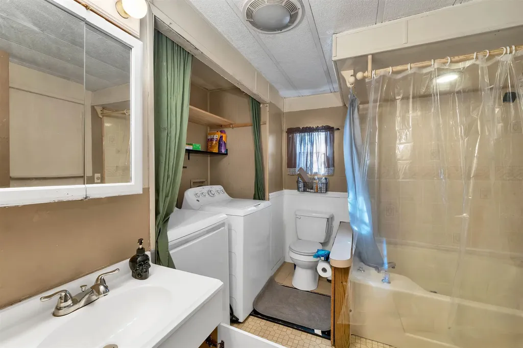 12 Cornwall Avenue Exeter NH 03833