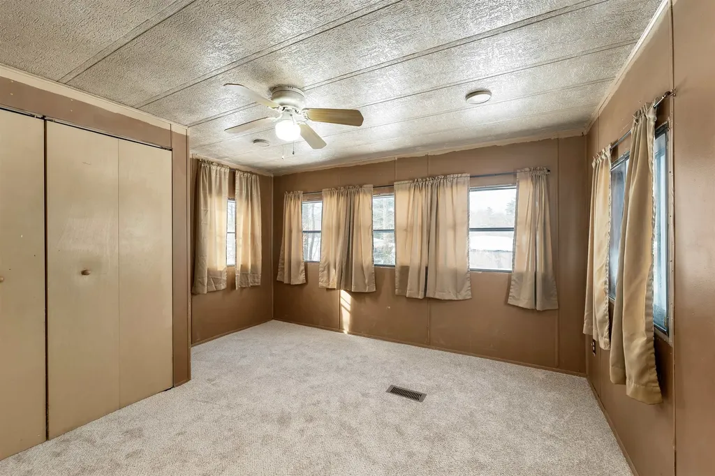 12 Cornwall Avenue Exeter NH 03833