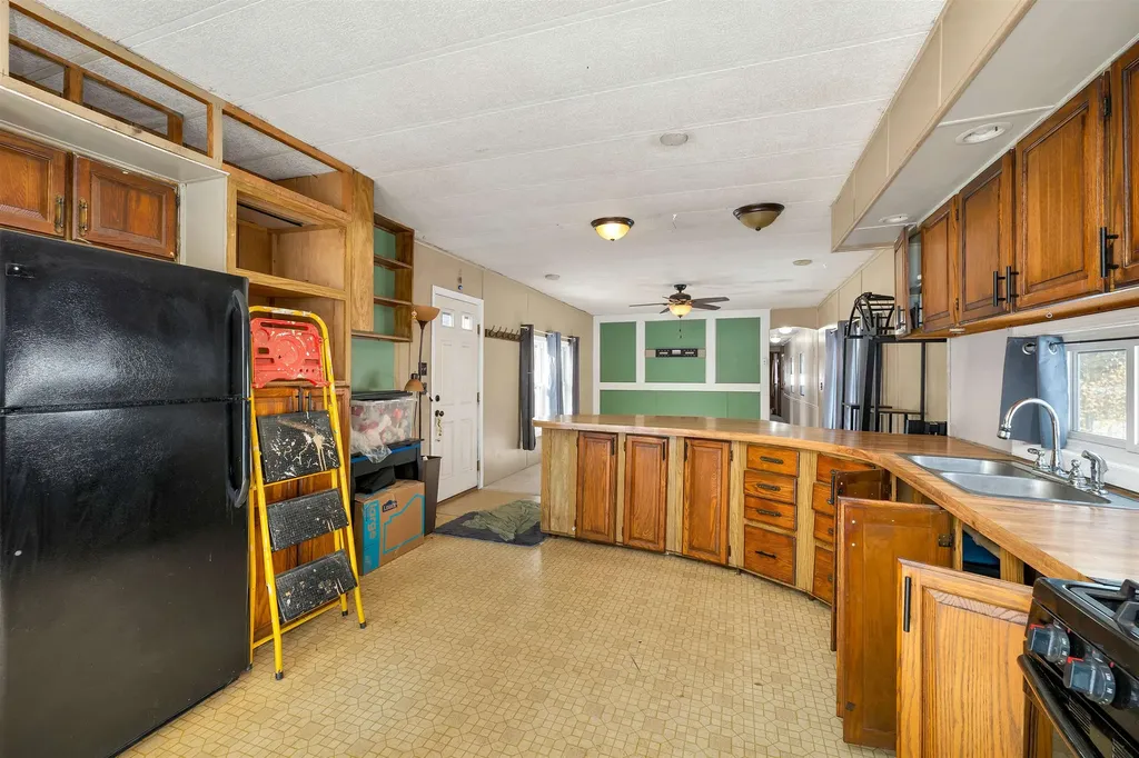 12 Cornwall Avenue Exeter NH 03833