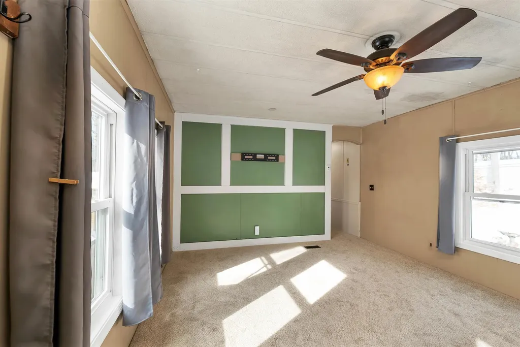 12 Cornwall Avenue Exeter NH 03833