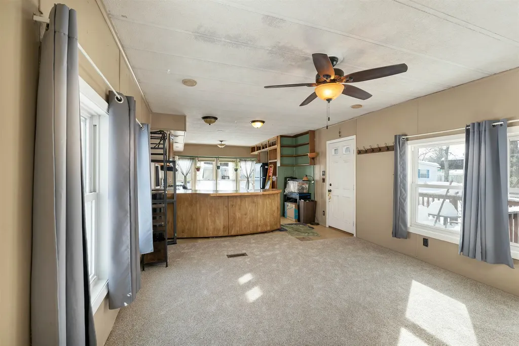 12 Cornwall Avenue Exeter NH 03833