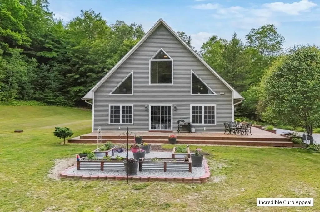 201 Mockingbird Way Franklin VT 05457