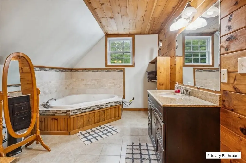 201 Mockingbird Way Franklin VT 05457